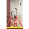 Image 1 : PAIR OF RIDGID VJ-99 V-HEAD ADJUSTABLE INDUSTRIAL PIPE STANDS