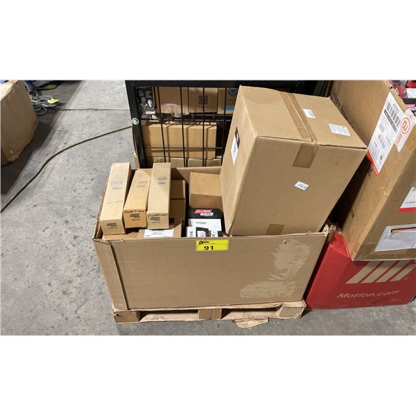 LARGE BOX OF ASSORTED NEW INDUSTRIAL BALDWIN VEHICLE FILTERS