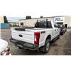 Image 3 : 2019 FORD F-250 XLT FX4 OFFROAD, 4DR CREW CAB PU, WHITE, VIN 1FT7W2B62KEF26159,