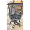 Image 3 : FAST TRACK IMPEX LE3001 BLACK MESH MEDIUM BACK ADJUSTABLE TASK CHAIR *IN BOX*