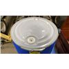 Image 2 : BLUE ULINE S-9945PLU COMMERCIAL PLASTIC STORAGE BARREL WITH LID