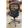 Image 3 : BLACK MESH BACK GAS LIFT MOBILE OFFICE CHAIR