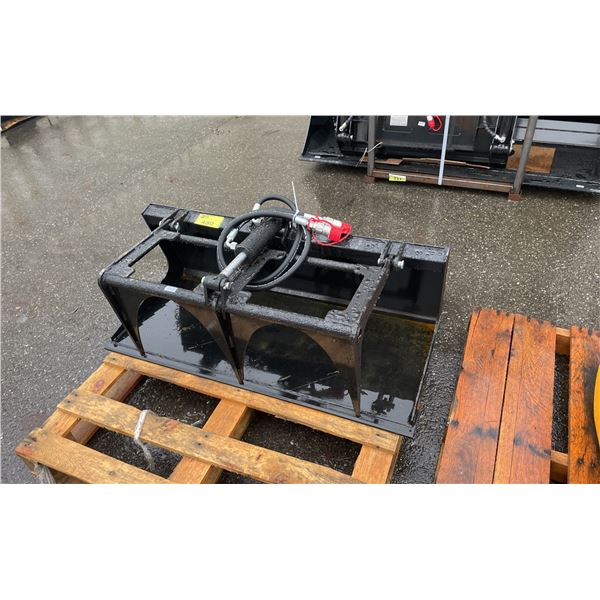 GIYI X-PG44 MINI SKID STEER PLATE GRABBER ATTACHMENT