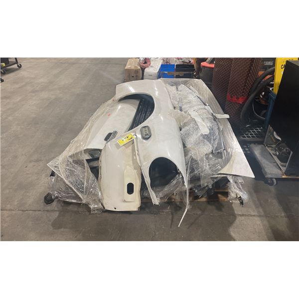 PALLET OF ASSORTED SPARE JAGUAR VEHICLE PARTS & HARDWARE