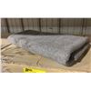 Image 2 : BOX OF 10 GREY FIRST AID BLANKETS