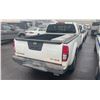 Image 3 : 2015 NISSAN FRONTIER SV 4X4, 2DR EX CAP PICKUP, WHITE, VIN 1N6AD0CW2FN756978,
