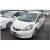 Image 1 : 2011 HONDA FIT, 4DR HATCHBACK, WHITE, VIN JHMGE8H54BC801867,