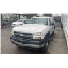 Image 1 : 2006 CHEVROLET 2500HD LS, 2DR PICKUP, WHITE, VIN 1GCHC24UX6E119432,