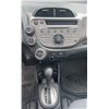 Image 7 : 2010 HONDA FIT, 4DRSD, WHITE, VIN JHMGE8H55AC803271,