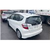 Image 2 : 2010 HONDA FIT, 4DRSD, WHITE, VIN JHMGE8H53AC801910,