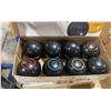 Image 2 : 2 SETS OF HENSELITE INDOOR CARPET BOWLING BALLS