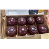 Image 2 : 2 SETS OF HENSELITE INDOOR CARPET BOWLING BALLS