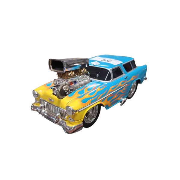 Muscle Machines 55 Chevy Nomad die cast car 1:18 scale