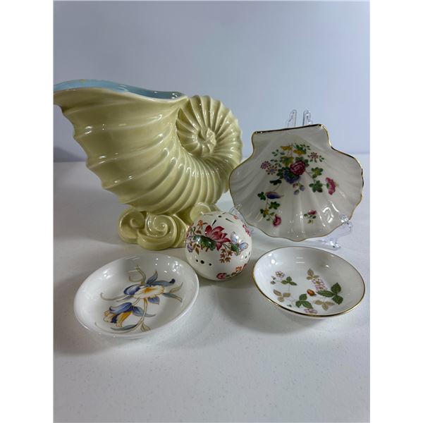 Large Beswick Cornucopia r with Small Trinket Dishes (5pc)