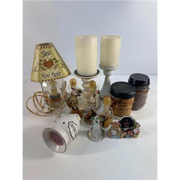 Mixed Home Décor and Candle Assortment