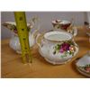 Image 14 : Qty 2 Royal Albert Old Country Roses Fine China Tea Cups w/ 1 Saucer, Creamer, Sugar Bowl & Tea Pots