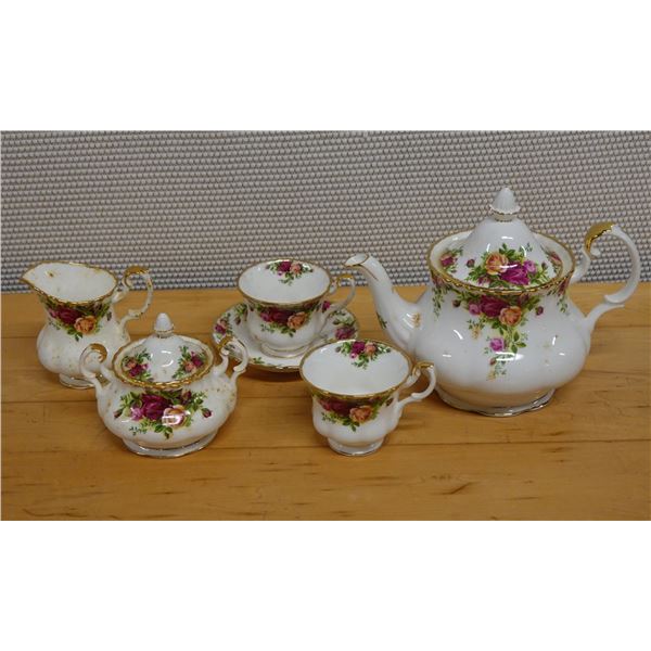 Qty 2 Royal Albert Old Country Roses Fine China Tea Cups w/ 1 Saucer, Creamer, Sugar Bowl & Tea Pots