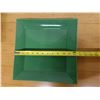 Image 8 : Qty 2 Williams Sonoma Large Square Green Plates 12" x 12"