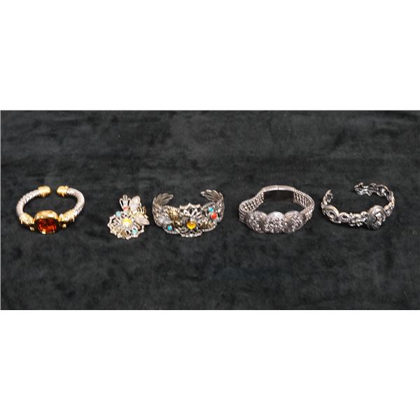 Qty 4 Fashion Bracelets & 1 Pendant, Misc Styles & Sizes