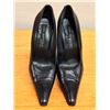 Image 11 : Used Via Spiga Black Leather Pumps Sz 6.5   (heel needs repair)