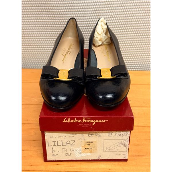 NEW Ferragamo Vara Bow Black Leather Pumps, Sz 10B Retail $160 (heel needs repair)