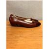 Image 2 : NEW Ferragamo Brown Leather Cap-Toe Flats, Size 8