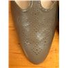 Image 8 : NEW Ferragamo Taupe Leather T-Strap Pumps, Size 10