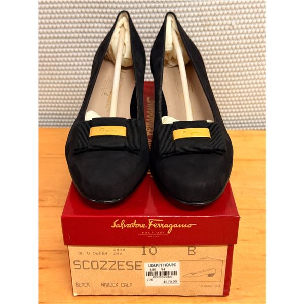 NEW Ferragamo Black Suede Vara Pumps, Size 10, Retail $170
