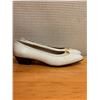 Image 2 : NEW Ferragamo White Leather Gancini Flats, Size 10