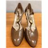 Image 6 : NEW Ferragamo Tan T-Strap Leather Pumps, Size 10