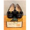 Image 1 : Used Ferragamo Black Leather Bow Pumps with Gold-Tone Hardware, Size 10
