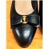 Image 8 : Used Ferragamo Black Leather Bow Pumps with Gold-Tone Hardware, Size 10
