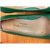 Image 8 : Used Ferragamo Green Leather Bow Pumps with Gold-Tone Hardware, Size 10