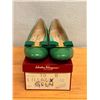 Image 9 : Used Ferragamo Green Leather Bow Pumps with Gold-Tone Hardware, Size 10