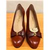 Image 6 : Used Ferragamo Brown Leather Bow Pumps with Gold-Tone Hardware, Size 10