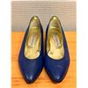 Image 1 : Used Chantal Blue Textured Leather Pumps, Size 8