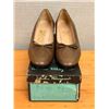 Image 8 : Used Ferragamo Taupe Leather Bow Pumps, Size 10B