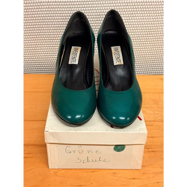 Used Diverente Teal Leather Classic Pumps, Size 8