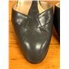 Image 10 : Used Ferragamo Gray T-Strap Leather Shoes w/ Heels, Size 10B