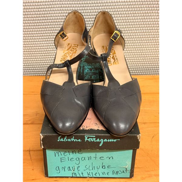 Used Ferragamo Gray T-Strap Leather Shoes w/ Heels, Size 10B