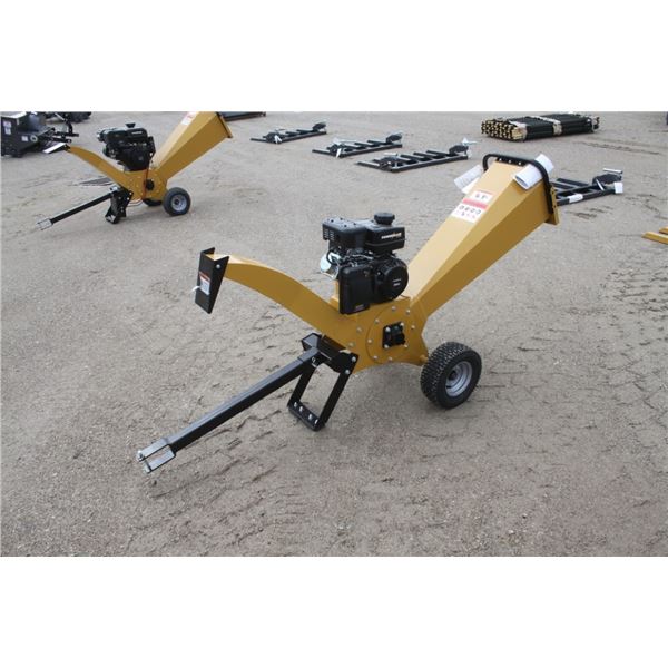wood chipper, gas engine, on transport
