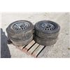 Image 2 : 4 Blizzak 215/55R17 -17" 5 bolt rims with winter tires