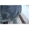 Image 4 : 1 Firestone 12.5-20 tire on rim