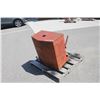 Image 2 : tractor front fuel tank