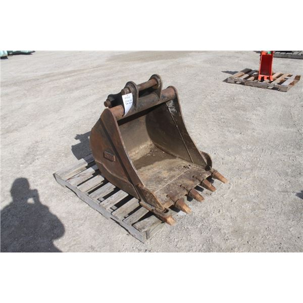 Diesel 30" tooth bucket