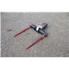 Image 1 : double prong bucket mounted bale spear