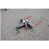 Image 3 : double prong bucket mounted bale spear