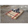 Image 1 : double prong bucket mounted bale spear