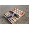 Image 3 : double prong bucket mounted bale spear