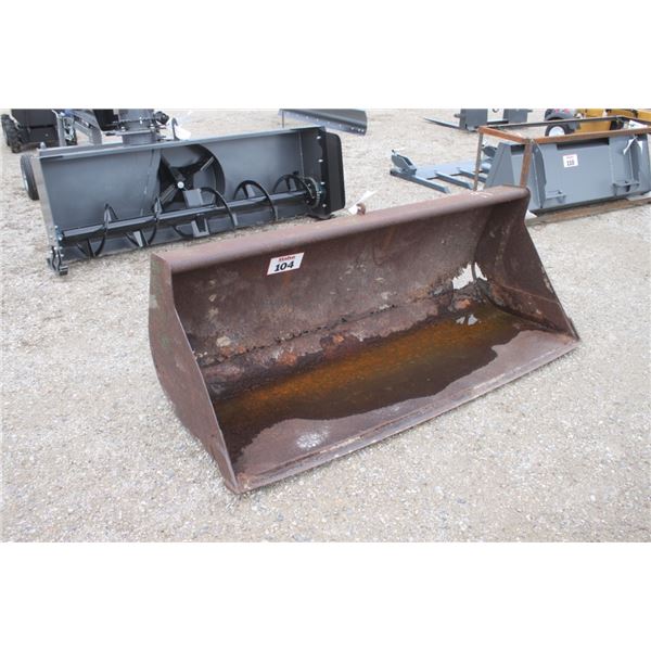 JD 6' material bucket, 640 coupler